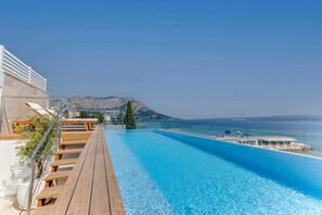 A heated pool - Beachfront Villa Stellar Sea with Pool (Duće)