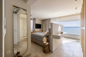Iron/ironing board, free WiFi, bed sheets - Beachfront Villa Stellar Sea with Pool (Duće)
