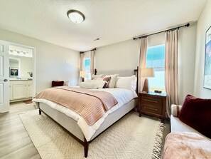 3 bedrooms, desk, iron/ironing board, WiFi - Cozy Equestrian Themed Getaway in Wilmington (Wilmington)