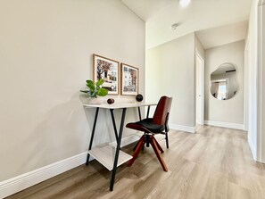 Interior - Cozy Equestrian Themed Getaway in Wilmington (Wilmington)