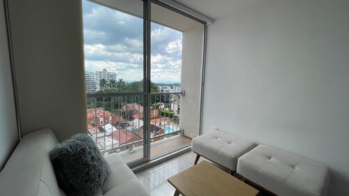 Apartment 3 Bedrooms - Swimming Pool - City View
