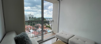 Apartment 3 Bedrooms - Swimming Pool - City View