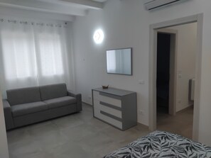 Smart TV - Detached house with private parking 250 meters from the spa train station (Montegrotto Terme)