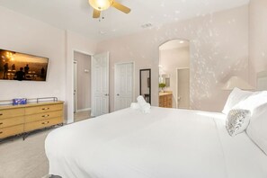 3 bedrooms, desk, iron/ironing board, travel cot - Infinity Game Table, Pool & Spa (Indio)