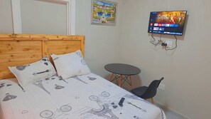 12 Schlafzimmer, Bügeleisen/Bügelbrett, WLAN