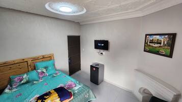 12 bedrooms, iron/ironing board, WiFi