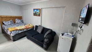 12 Schlafzimmer, Bügeleisen/Bügelbrett, WLAN