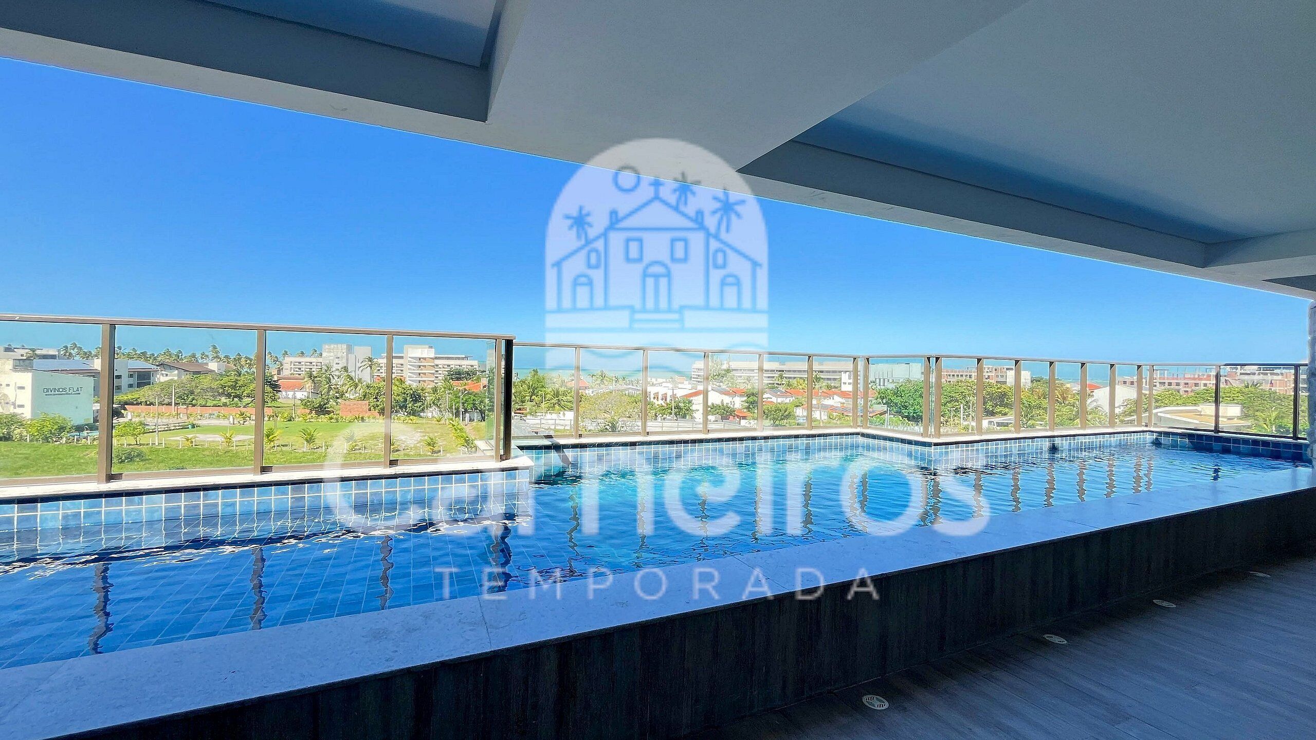 2 outdoor pools