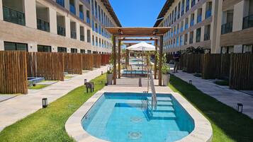 Estúdio econômico | Piscina | 2 piscinas externas
