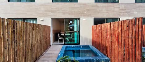 Estúdio econômico | Piscina | 2 piscinas externas