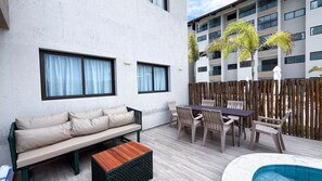 อพาร์ทเมนท์สำหรับครอบครัว | รับประทานอาหารกลางแจ้ง