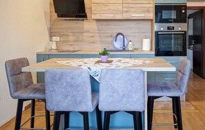 Dining - Gorgeous apartment in Rogotin-Ploce with WiFi (Rogotin-Ploce)