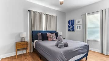 3 habitaciones, tabla de planchar con plancha, wifi y ropa de cama