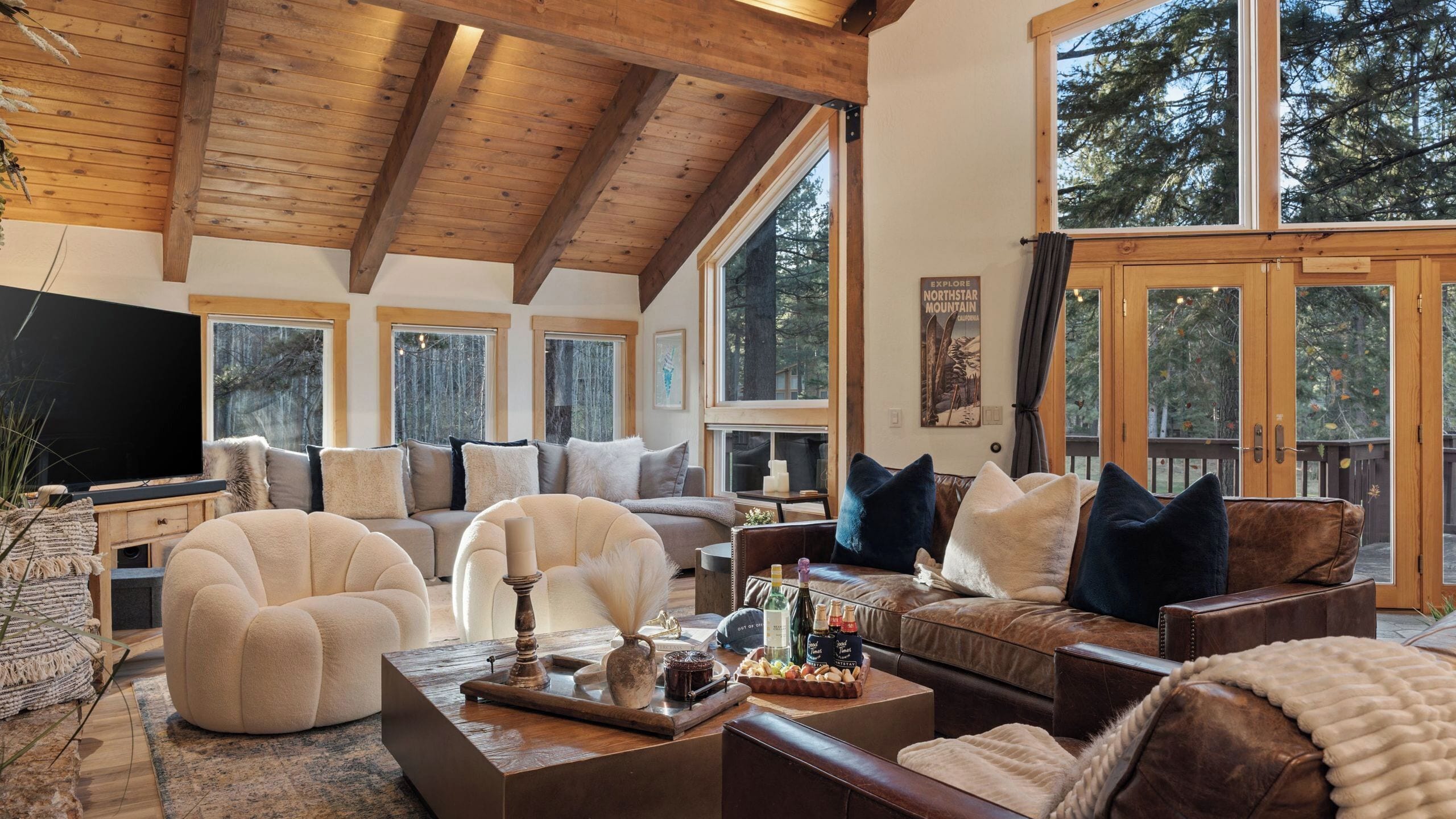 House (6 Bedrooms) | Interior