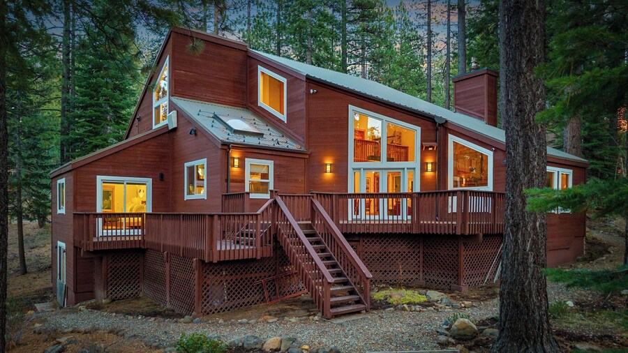 Near Ski Resorts, Downtown Truckee, & Donner Lake Basque Lodge by Avantstay