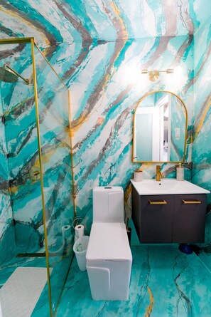 Shower, shampoo - Ocean view condo with pool & fits 3 (Fajardo)
