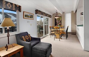 Interior - Amazing Lionshead 2 bd/2ba condo. Walk to slopes and shops. Amazing Hot Tub! (Vail)
