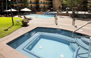 Pool - Amazing Lionshead 2 bd/2ba condo. Walk to slopes and shops. Amazing Hot Tub! (Vail)