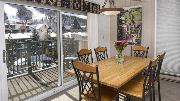 Dining - Amazing Lionshead 2 bd/2ba condo. Walk to slopes and shops. Amazing Hot Tub! (Vail)