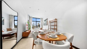 Apartment - Stayshort - 1 Bedroom Sleeps 2 With City Views in Business Bay (Dubai)