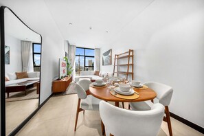 Apartment - Stayshort - 1 Bedroom Sleeps 2 With City Views in Business Bay (Dubai)