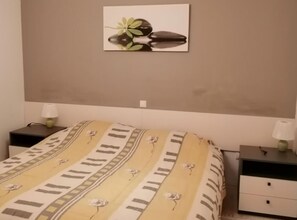 1 bedroom, iron/ironing board, Internet, bed sheets