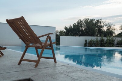 Perfect 7-bedroom villa with indoor and outdoor pools in Belgrade