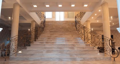Perfect 7-bedroom villa with indoor and outdoor pools in Belgrade