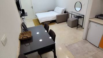 Tabla de planchar con plancha, Internet, ropa de cama