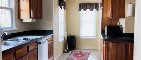 Mikrowelle, Ofen, Herdplatte, Geschirrspüler