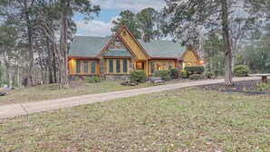 Exterior - Private & Spacious Lakefront Home in Memphis! (Memphis)