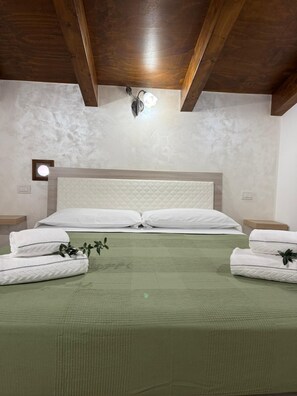 2 bedrooms, iron/ironing board, WiFi, bed sheets - Villa Degli Ulivi Your ideal stay, outdoor spaces and enchanting sea view (furore)