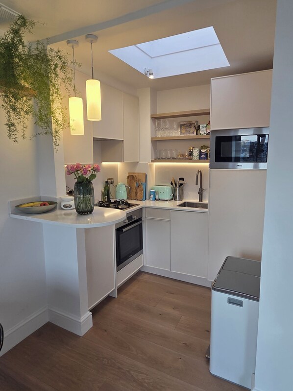 Microwave, oven, dishwasher