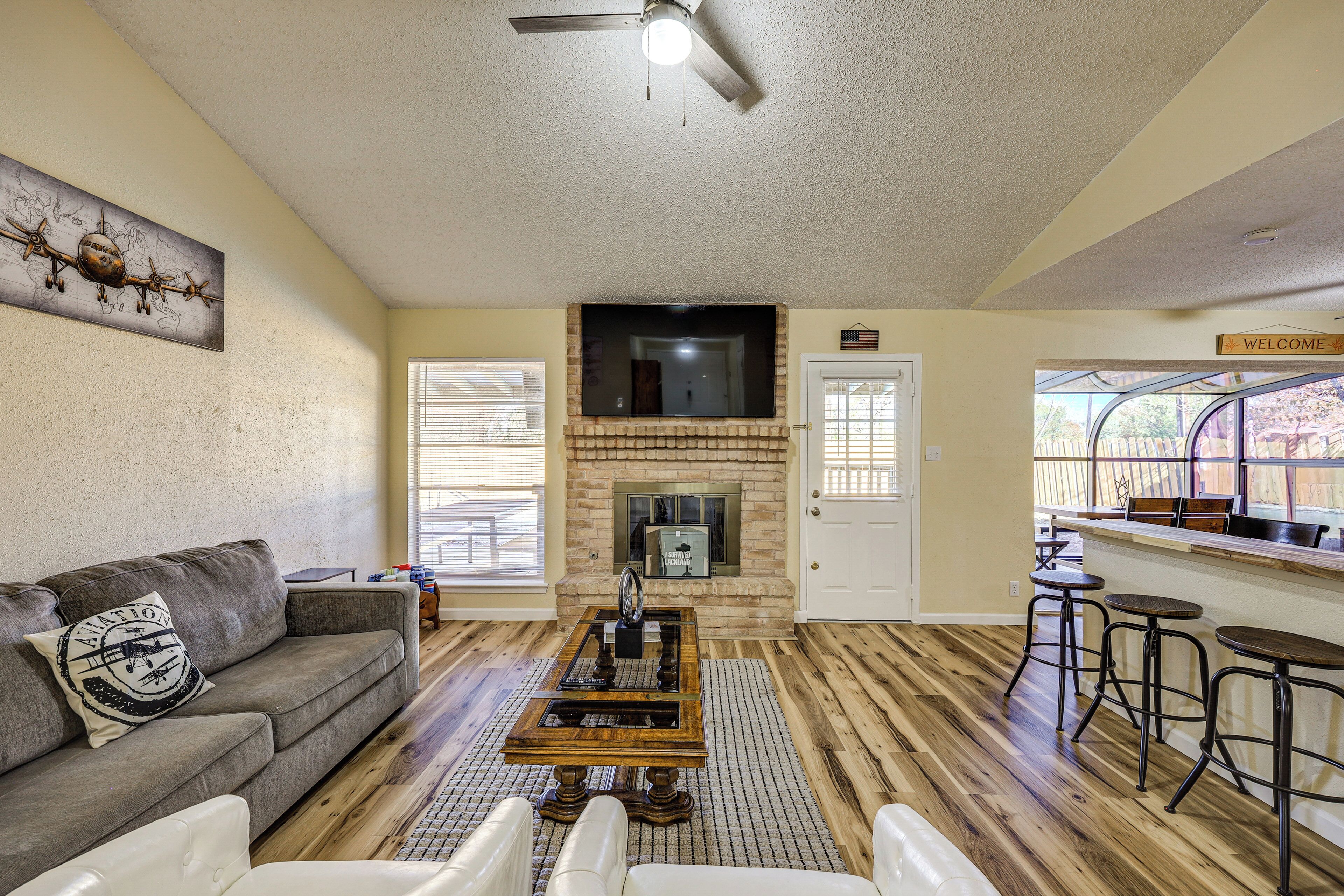 Hot Tub, Pool & Game Room: San Antonio Family Gem - Helotes, TX