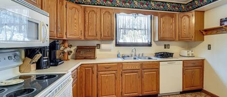 冷蔵庫、電子レンジ、コンロ、食器洗い機