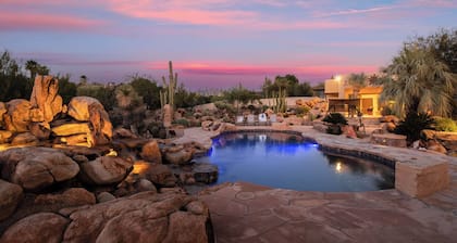 5bdr Oasis w/ Waterfall Pool, Hot Tub, Desert View Desert Cascase by Avantstay
