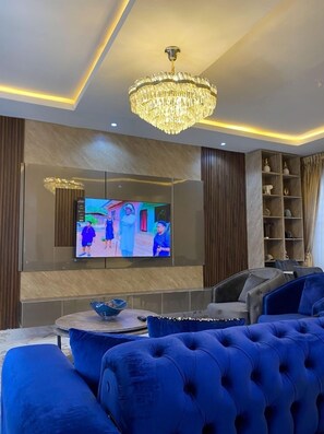 Interior - 4 Bedroom En-Suite, Wi-Fi, Secured, 24/7 Power (Lekki)