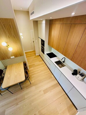 Fridge, microwave, oven, stovetop - Architect designed apartment - Carré d'Or (Nice)