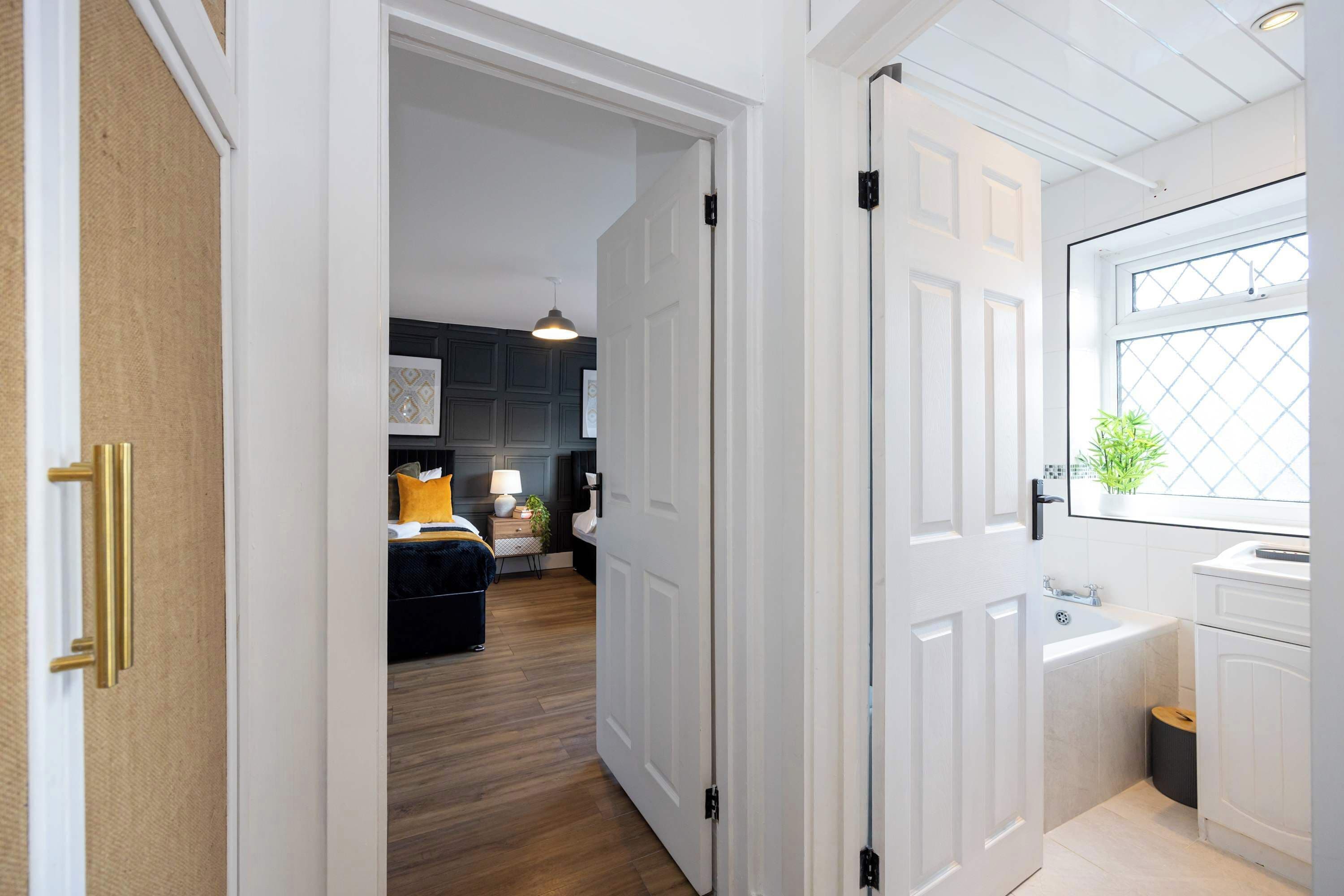 Apartment | 2 bedrooms, desk, Internet