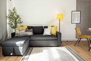 Apartment | 2 bedrooms, Internet - Spacious Apartment Near MCR Airport (Manchester)