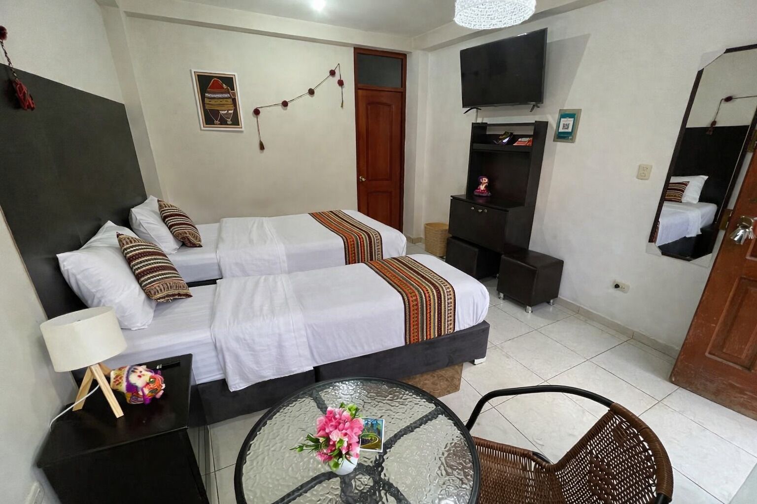 Classic Twin Room | Free WiFi