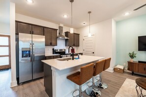 Private kitchen - Casa Amigos: Your Downtown San Antonio Escape (San Antonio)