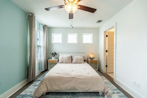 2 Schlafzimmer, Bügeleisen/Bügelbrett, Bettwäsche
