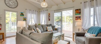 Fully Renovated Oceanfront Home w/ Free Kayaks