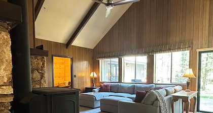 3-bedroom cabin in Graeagle- Walk to town!