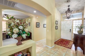 Lobby - Luxe Pool, BBQ & Backyard Paradise! (Goodyear)