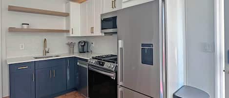 Mikrowelle, Ofen, Herdplatte, Geschirrspüler