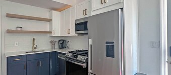 Beautiful well lit quaint first floor apartment High ceilings