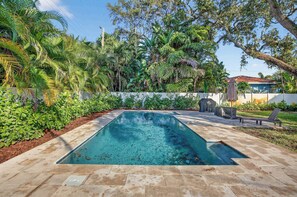 Pool - Evergreen Retreat – Home for 7 (Oakland Park)