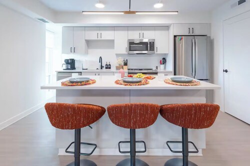 2-bedroom Apartment in Peaceful Manhattan - Close to Campus!